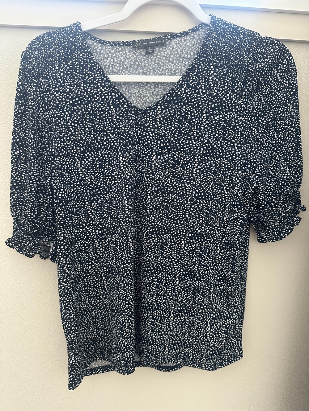 Worthington Navy & White V-Neck Smocked Sleeve Blouse